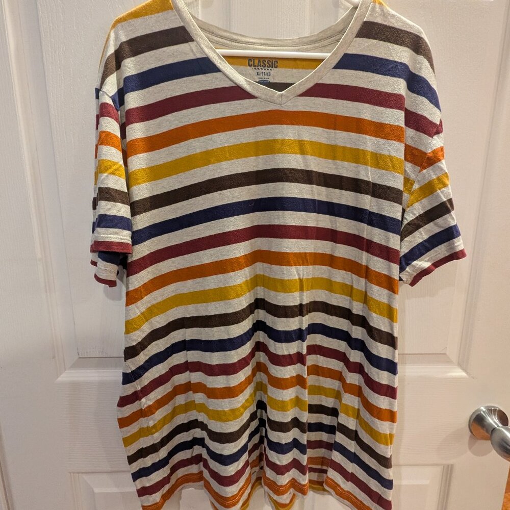 Men's Classic Striped V-neck short sleeve t-shirt, Old Navy, size XL